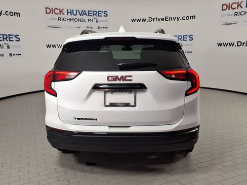 Used 2020 GMC Terrain SLE w/ Driver Convenience Package image 5
