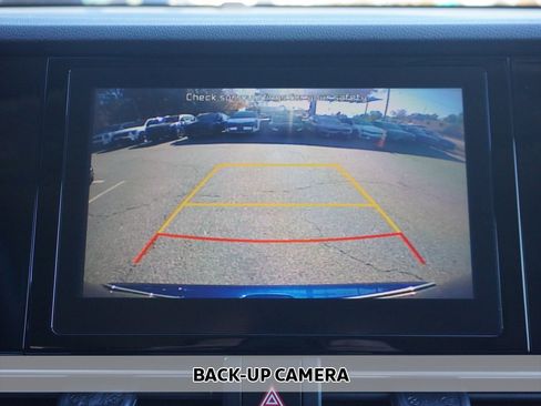 Used 2022 Kia Niro LX image 3