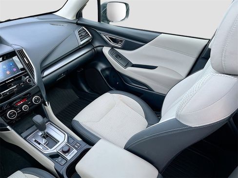 Used 2024 Subaru Forester Premium image 22