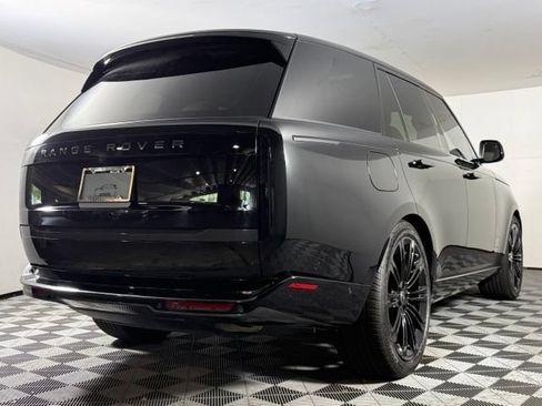 Used 2025 Land Rover Range Rover SE AWD/4WD image 8