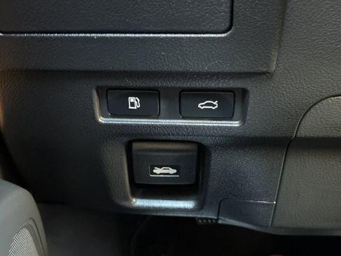 Used 2025 Lexus ES 300h w/ Premium Package image 29