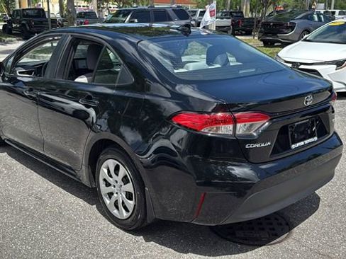 Certified 2025 Toyota Corolla LE image 5