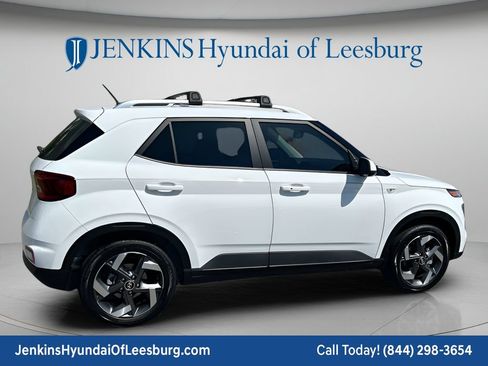 New 2026 Hyundai Venue SEL FWD image 4