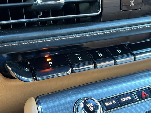 Used 2022 Lincoln Aviator Black Label w/ Dynamic Handling Package image 20