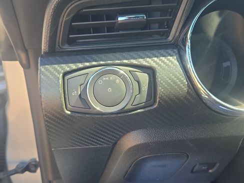 Used 2016 Ford Mustang Coupe RWD image 16