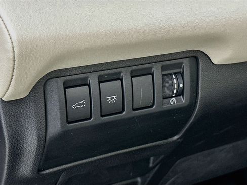 Used 2023 Subaru Ascent Limited w/ Technology Package AWD/4WD image 10