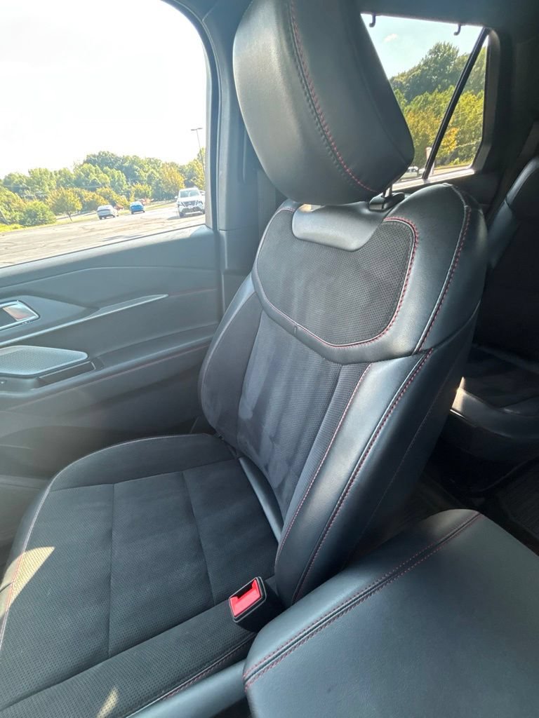 Used 2025 Ford Explorer ST AWD/4WD image 24