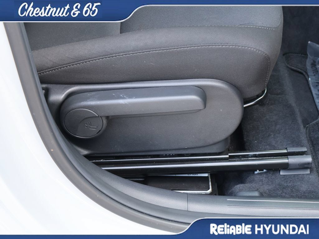 Certified 2024 Hyundai Kona SEL w/ Convenience Package FWD image 10