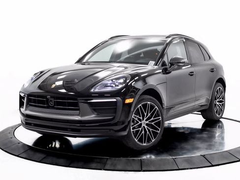 Certified 2025 Porsche Macan Turbo image 1