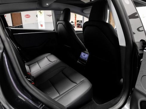 Used 2025 Tesla Model 3 Long Range image 37