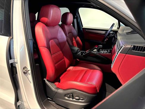 Used 2023 Porsche Cayenne Platinum Edition AWD/4WD image 22