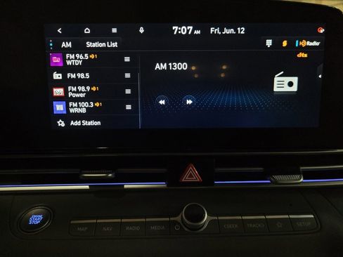 Used 2024 Hyundai Elantra SEL FWD image 25