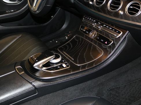 Used 2020 Mercedes-Benz E 350 Sedan image 42