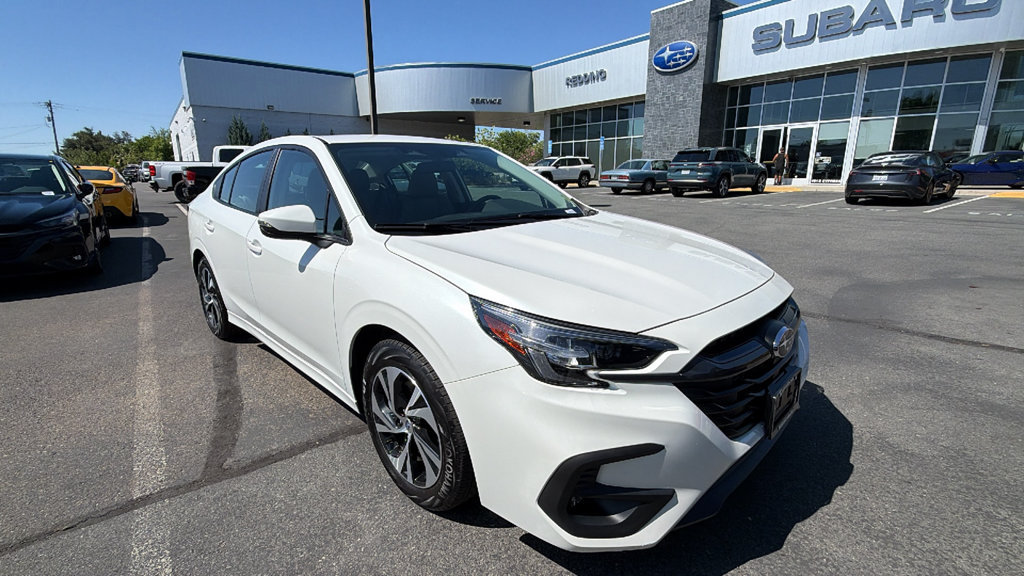 Used 2025 Subaru Legacy Premium AWD/4WD image 2