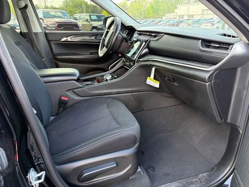 Used 2022 Jeep Grand Cherokee L Laredo w/ Luxury Tech Group I AWD/4WD image 10