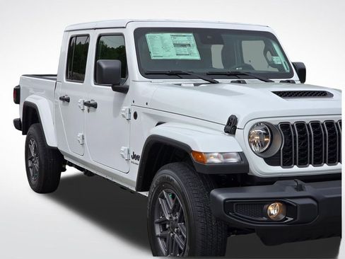 New 2025 Jeep Gladiator Sport image 40