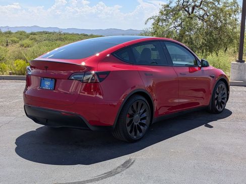 Used 2023 Tesla Model Y Performance AWD/4WD image 5