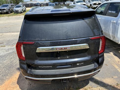 Used 2021 GMC Yukon SLT w/ SLT Premium Package AWD/4WD image 7