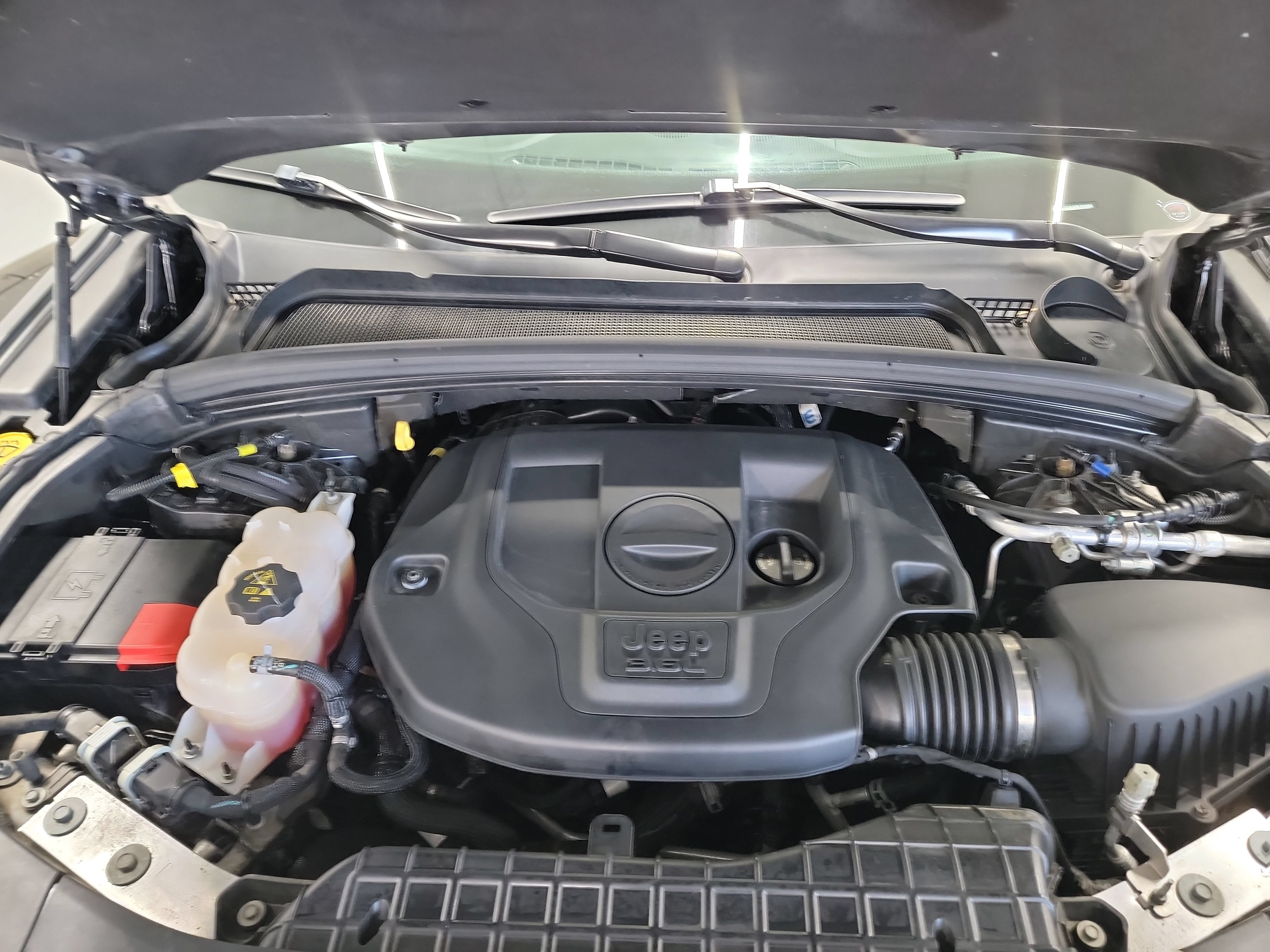 Used 2023 Jeep Grand Cherokee L Overland AWD/4WD image 25