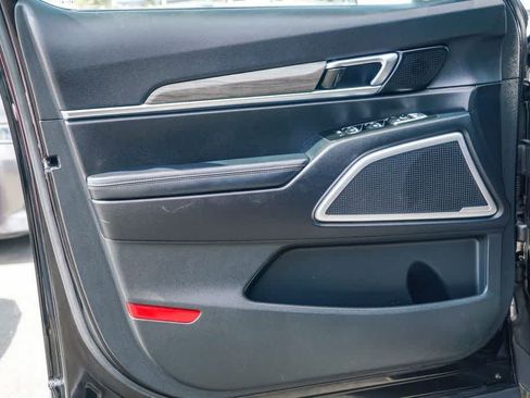 Certified 2022 Kia Telluride EX w/ EX Premium Package FWD image 19