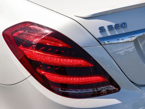 Used 2019 Mercedes-Benz S 560 Sedan image 12