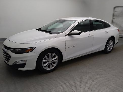 Used 2025 Chevrolet Malibu LT FWD image 2