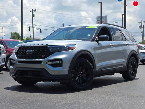 Used 2023 Ford Explorer ST w/ Equipment Group 401A AWD/4WD image 2