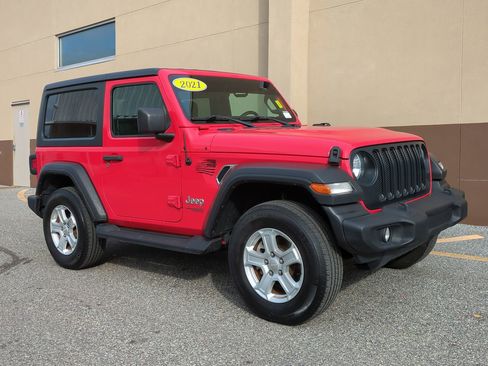 Used 2021 Jeep Wrangler Sport S image 2