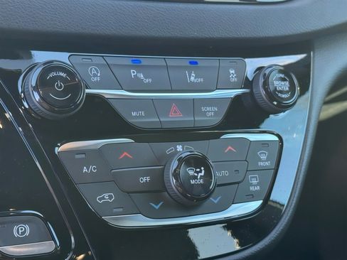 New 2026 Chrysler Voyager LX image 24