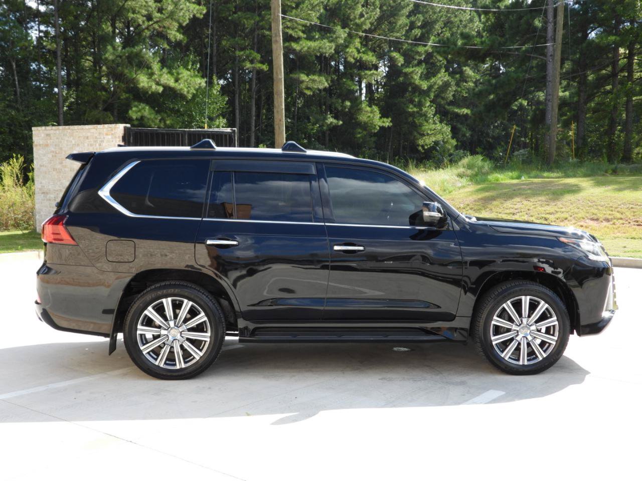 Used 2016 Lexus LX 570 4WD image 50
