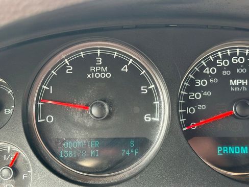 Used 2011 GMC Yukon XL Denali RWD image 25