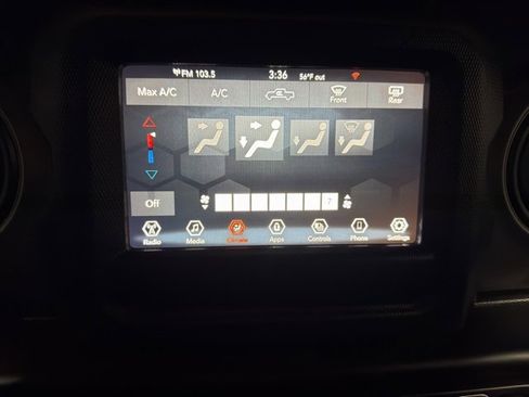 Used 2023 Jeep Gladiator Sport image 18