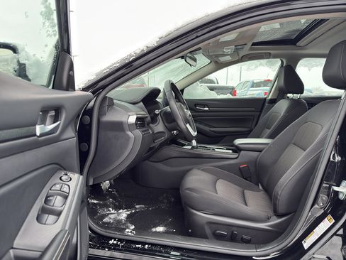 Certified 2024 Nissan Altima 2.5 SV w/ SV Premium Package image 11