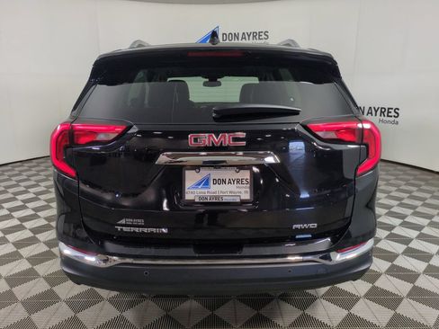 Used 2021 GMC Terrain SLT w/ Infotainment Package II AWD/4WD image 4