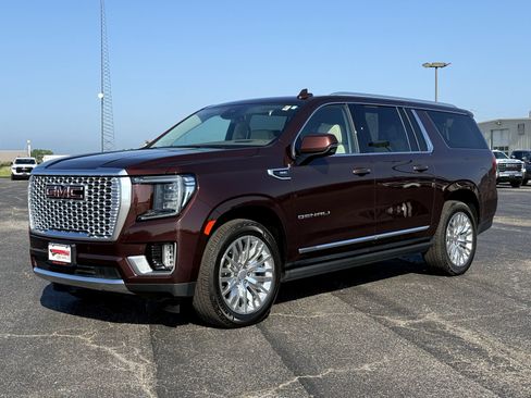 Certified 2023 GMC Yukon XL Denali w/ Max Trailering Package AWD/4WD image 8