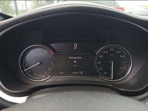 Used 2021 Cadillac XT4 Premium Luxury image 11