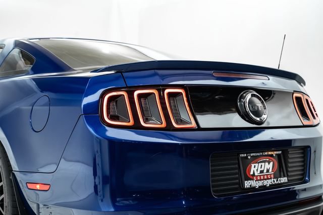Used 2014 Ford Mustang GT RWD image 11