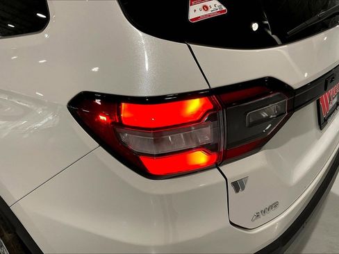 Used 2025 Honda Pilot EX-L image 23