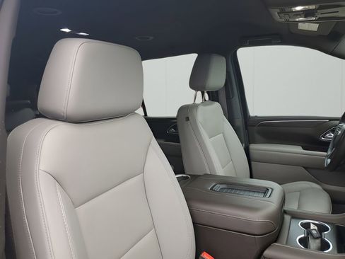 Used 2024 Chevrolet Tahoe LT w/ Luxury Package image 15