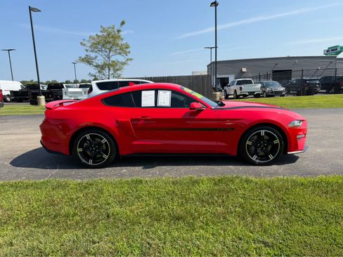 Used 2020 Ford Mustang GT Premium w/ Equipment Group 401A RWD image 9