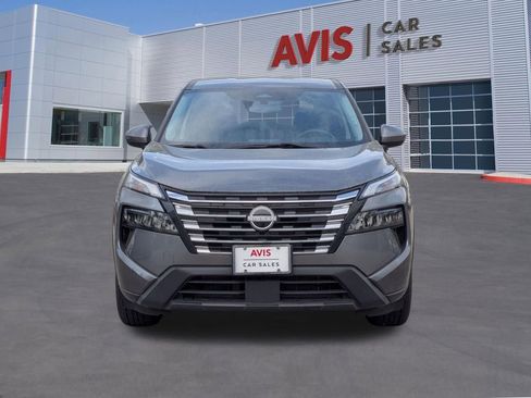 Used 2024 Nissan Rogue SV image 2