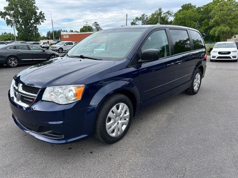 Used 2017 Dodge Grand Caravan SE w/ UConnect Hands-Free Group FWD image 7