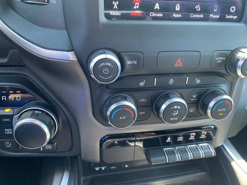 Used 2019 RAM 1500 Big Horn AWD/4WD image 12