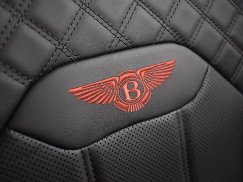 New 2025 Bentley Bentayga AWD/4WD image 37