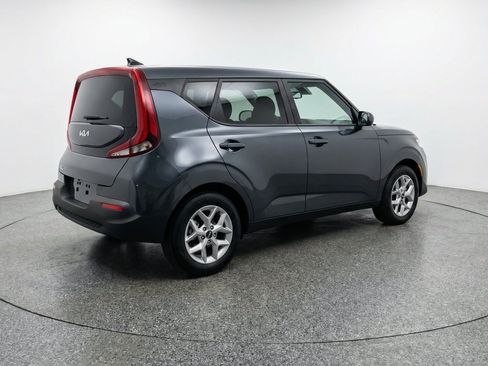 Used 2025 Kia Soul LX w/ LX Technology Package FWD image 11