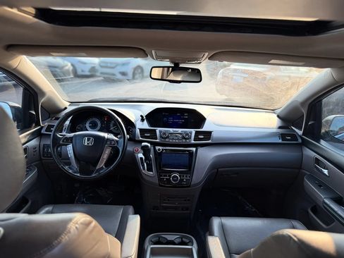 Used 2014 Honda Odyssey Touring Elite image 21