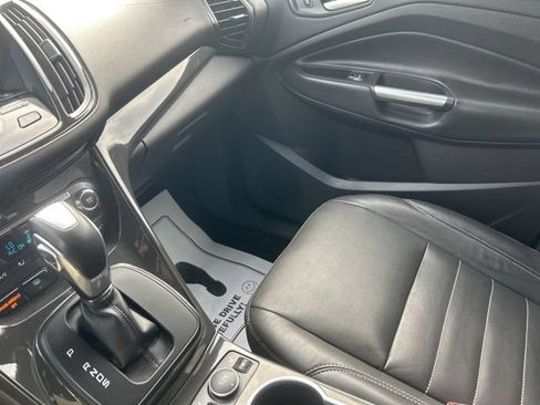 Used 2016 Ford Escape Titanium w/ Equipment Group 301A AWD/4WD image 23