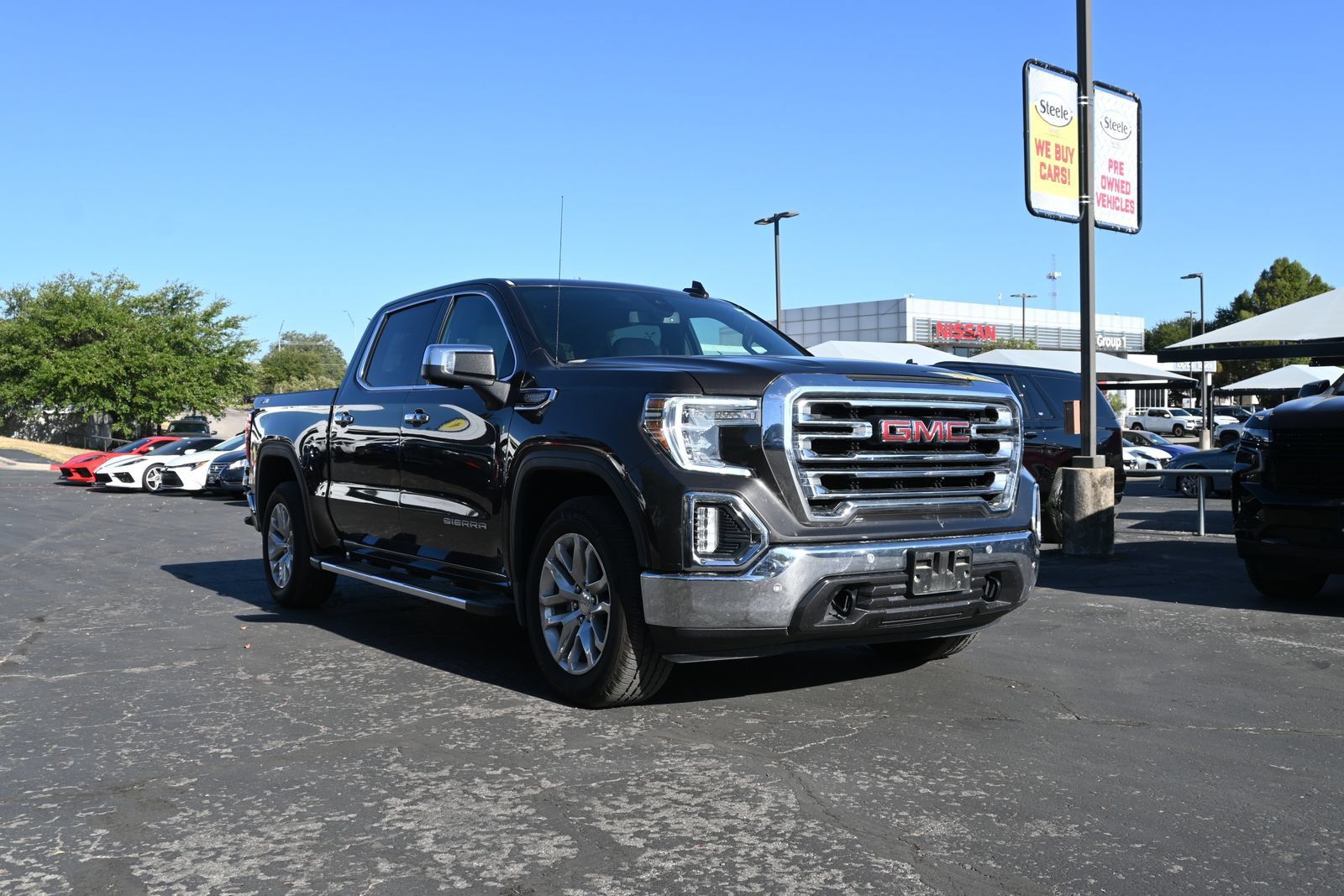 Used 2022 GMC Sierra 1500 SLT AWD/4WD image 3