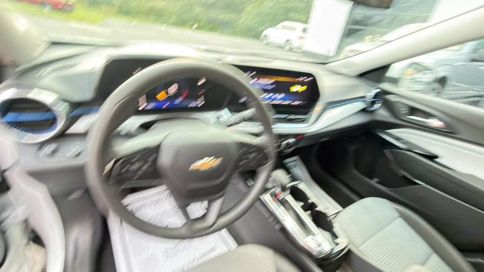 Used 2025 Chevrolet Trax LT FWD image 15