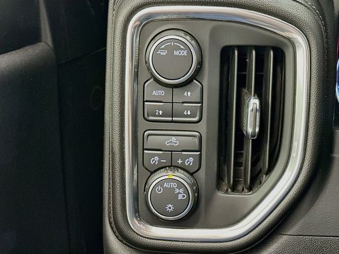 Used 2021 Chevrolet Silverado 1500 LT w/ Z71 Off-Road Package AWD/4WD image 17
